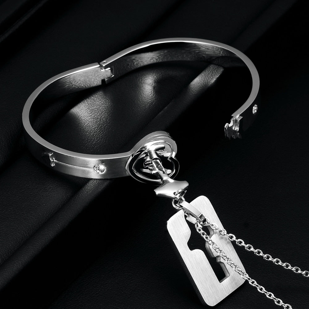 Lock bracelet with necklace | My Couple Goal
