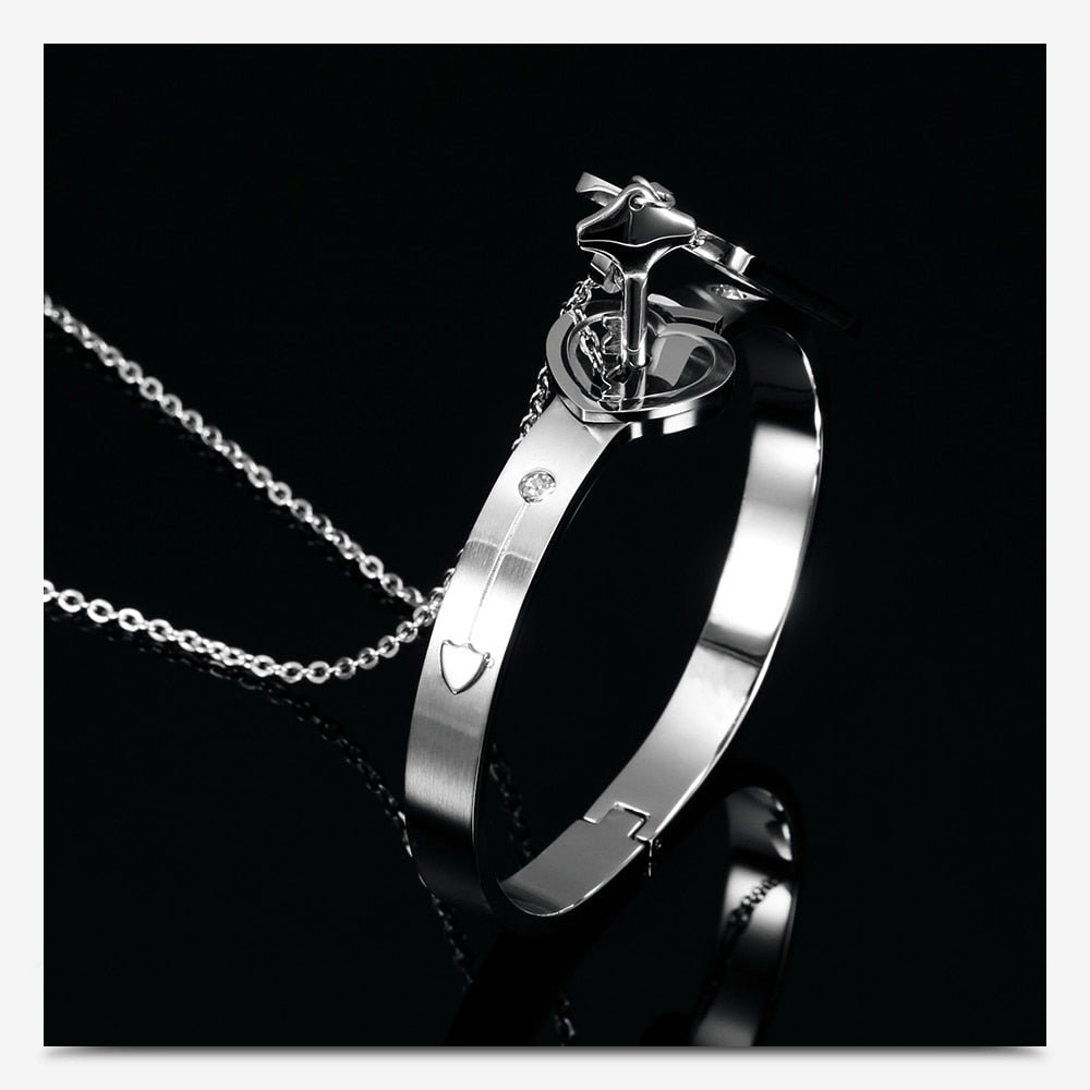 Couple Stainless Steel Love Heart Lock Bracelet with Key Pendant